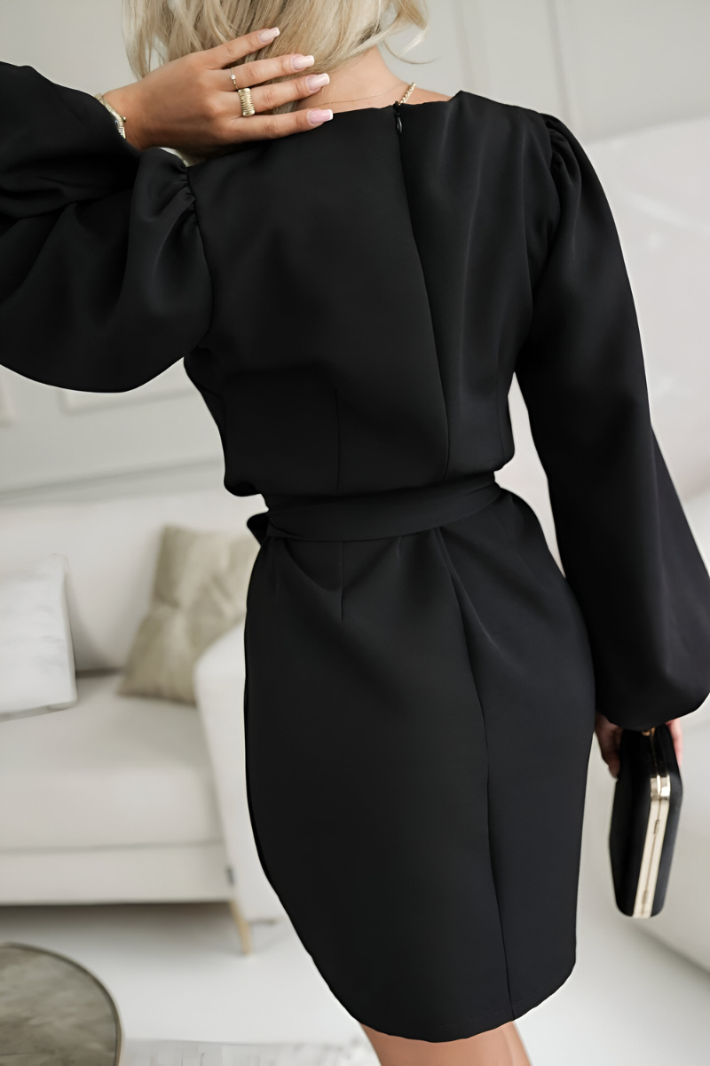 Jacomina | Robe élégante en satin avec ceinture