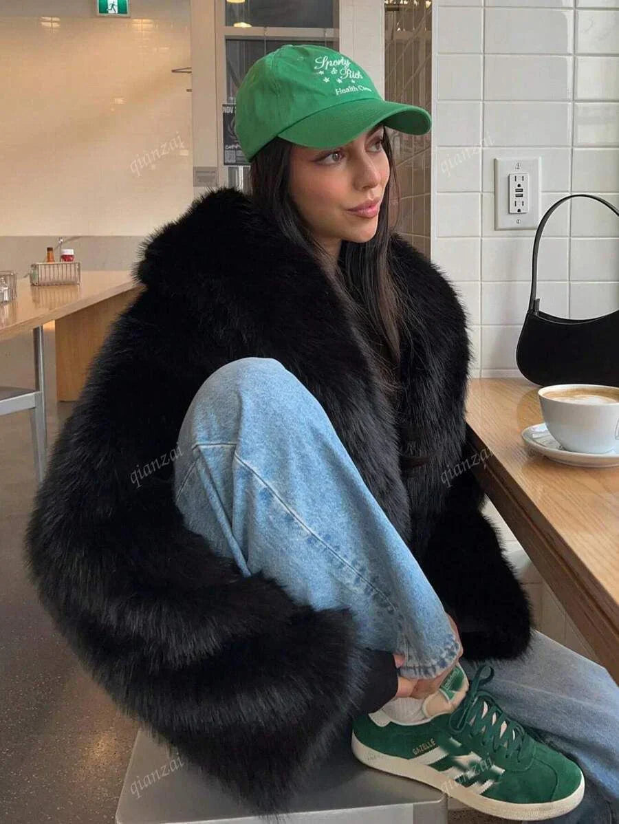 Amelia | Manteau en fausse fourrure douce au look léger et luxueux